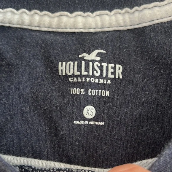 Holister long sleeve Gently used. XS Obrien Blues. - Picture 7 of 7